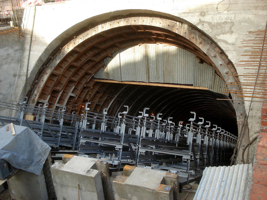 Строительство эскалаторного тоннеля в Санкт-Петербурге