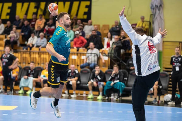    В атаке Урбан Пипп