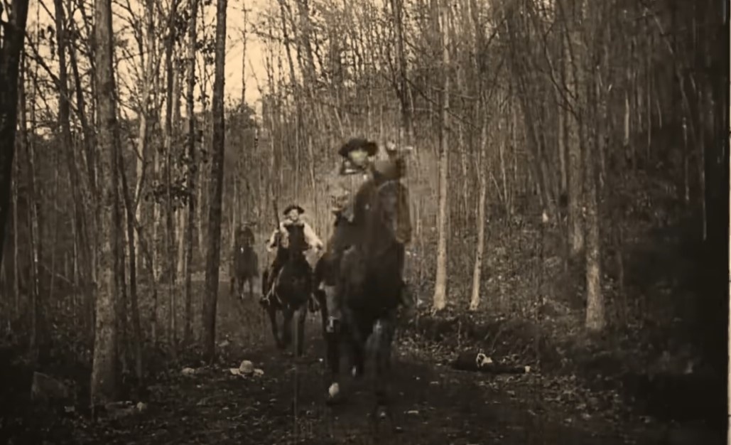 «Большое ограбление поезда» (1903) Кадр падения дублера с лошади 