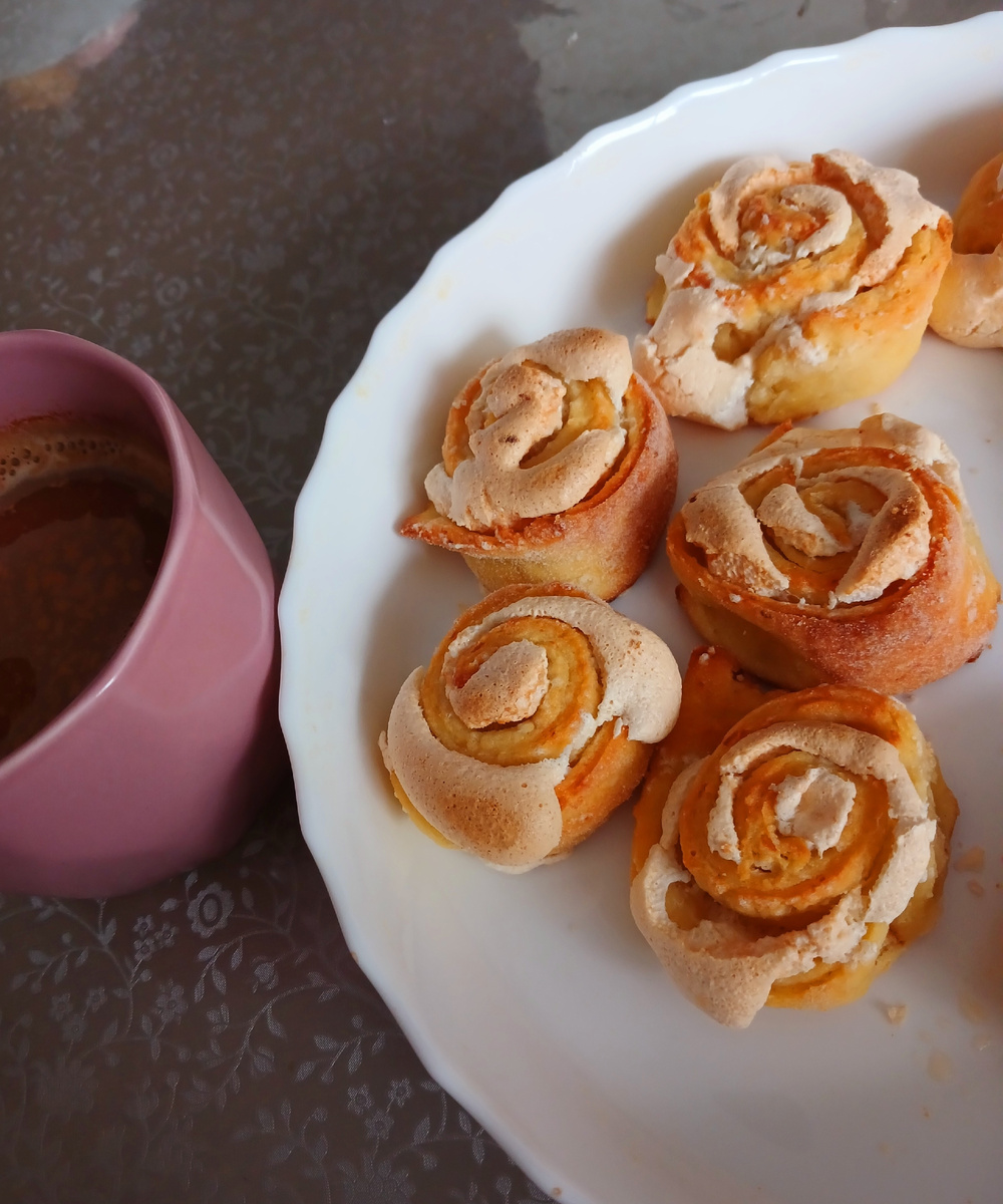 Сегодня кофе я пила с "розочками". Фото автора