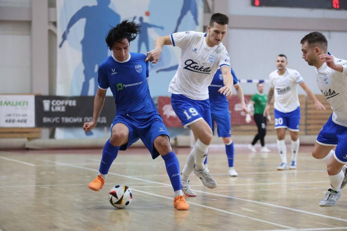    Трижды сургутский "Факел" не смогли потушить