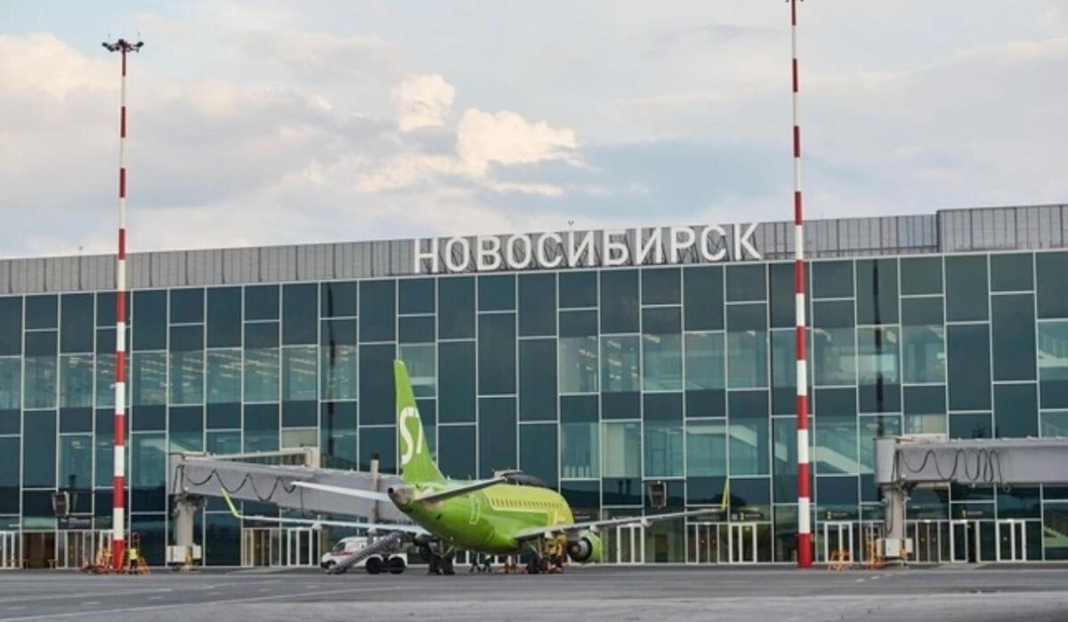    Самолет. Источник: nsktv.ru Автор фото: Александр Ощепком