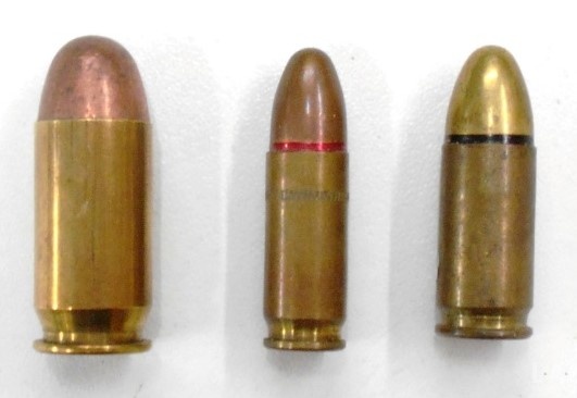 Слева направо: .45 АСР, 7,65х20 мм Longue, 9х19 мм Парабеллум.
