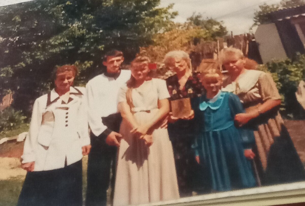 Качество фото так себе, с альбома фотографии.