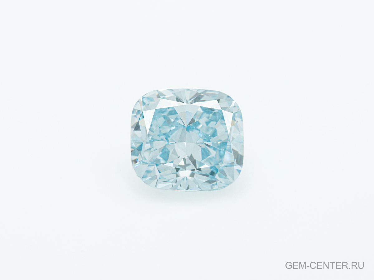 Рис. 1.  Ограненный синтетический голубой алмаз. Масса 1,14 карат.