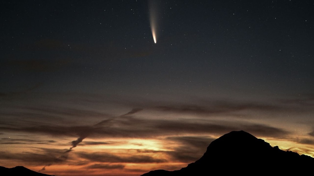    Комета оставит после себя длинный сияющий хвост. Фото: unsplash