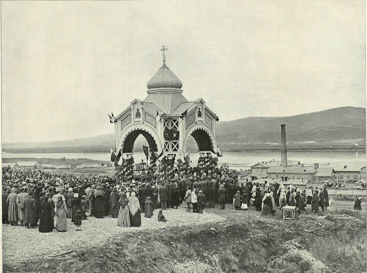 Молебен перед закладкой моста