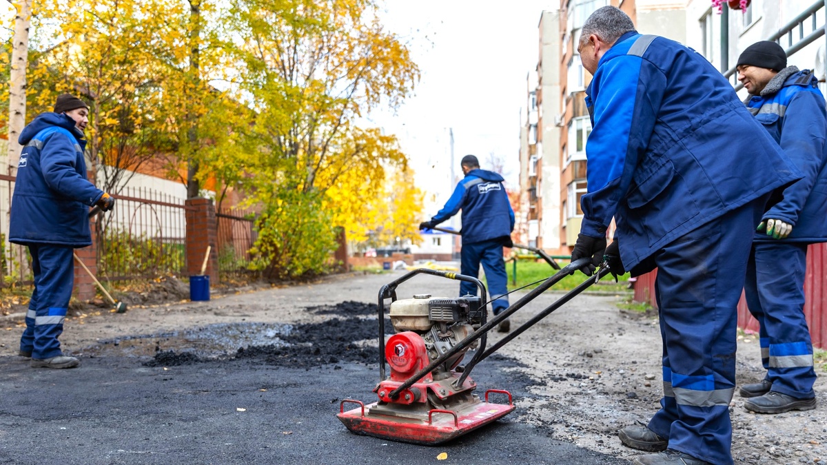    В Сургуте используют новое решение для ямочного ремонта