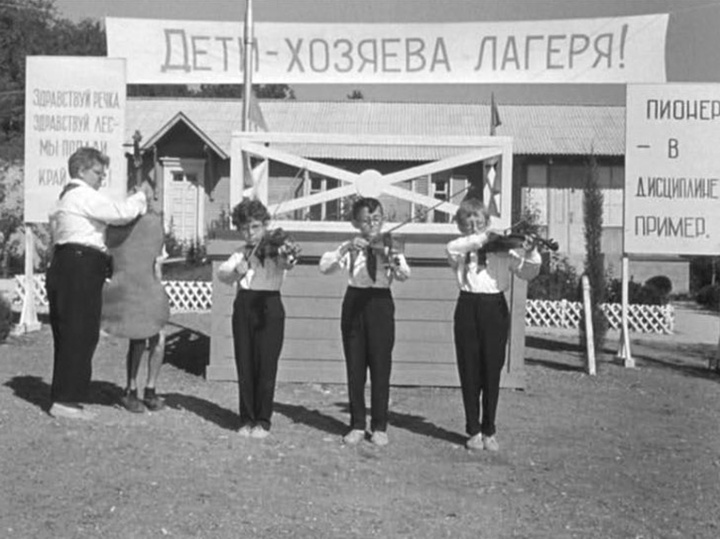Кадр из фильма "Добро пожаловать, или Посторонним вход воспрещен"