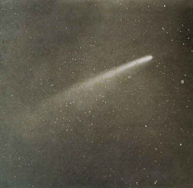 Эта фотография, сделанная 14 ноября 1882 года, является одной из первых удачных когда-либо сделанных фотографий кометы. Дэвид Гилл