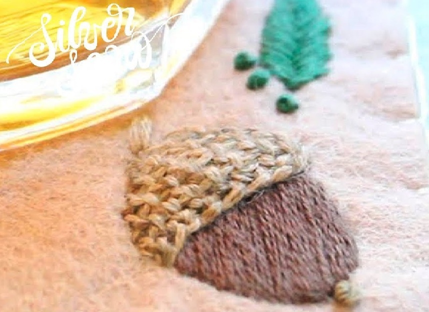    Вышивка: желудь    
Источник: Скриншот из видео