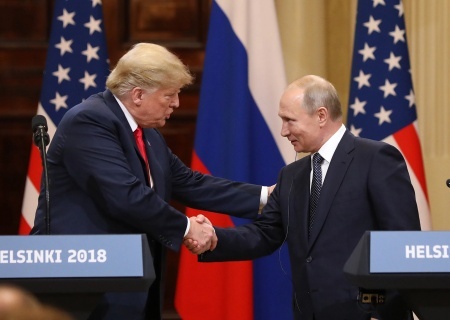    Крот в Кремле и тайные звонки Трампа. В США выходит книга Боба Вудворда «Война»