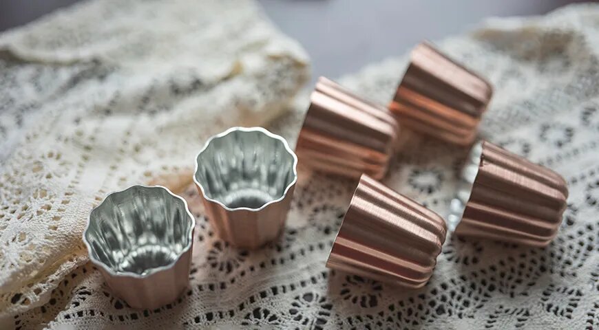   Для выпечки канеле нужны рифленые формочки из меди (Shutterstock/FOTODOM)