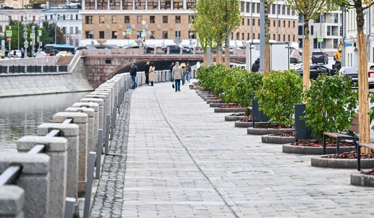     Благоустроенная набережная. Источник: mos.ru Автор фото: Пресс-служба Мэра и Правительства Москвы