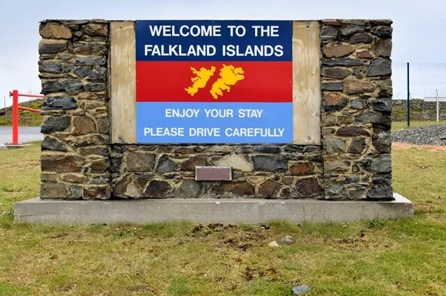    Почему Аргенитна хочет отобрать у Великобритании Фолклендские острова?