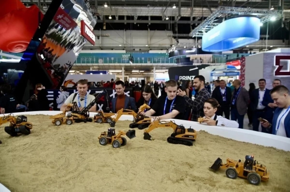    В форуме 100+ TechnoBuild в 2024 году приняло участие рекордное количество гостей и участников – 50 тысяч человек.