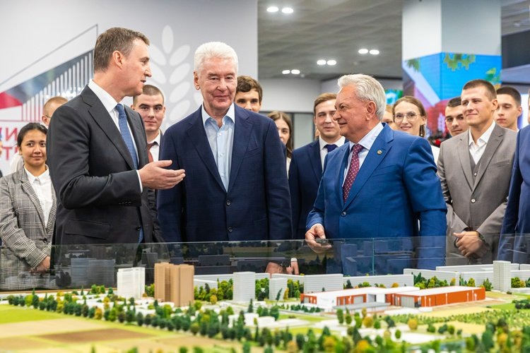    Дмитрий Патрушев принял участие в торжественном открытии «Тимирязев Центр»