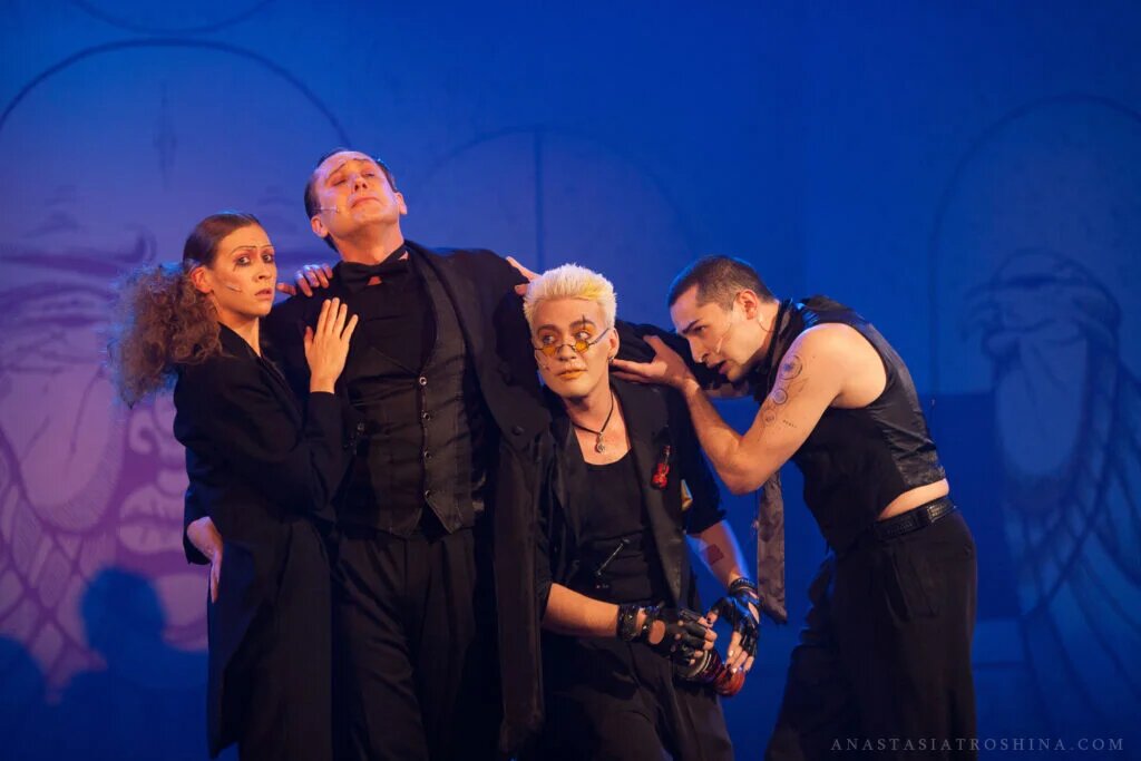 Актёры в спектакле. Фото: Анастасия Трошина