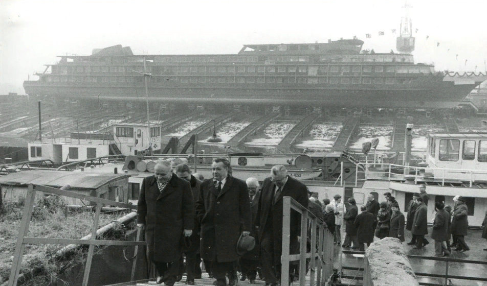1973 год. Теплоход «Максим Горький» на австрийской судоверфи. Фото из архива Волжского пароходства.