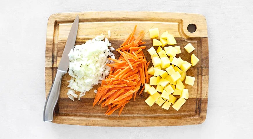   Суп с говядиной и картошкой (gastronom.ru)