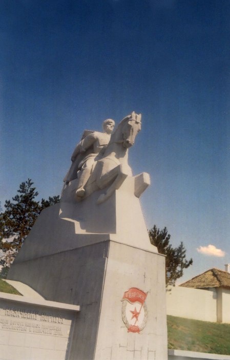 Памятник героям 17-го казачьего кавкорпуса в Кущевской
