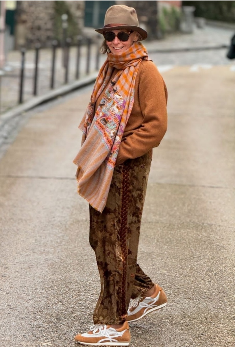 Стиль уставшей англичанки - это про удобство и непринуждённость при создании образа, а также о том, что легко можно выглядеть стильно и с комфортом.