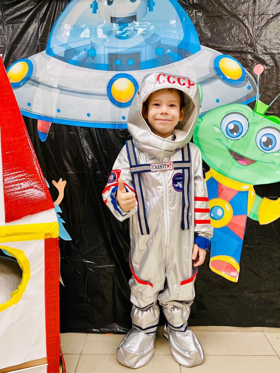 Утренник в день космонавтики в частном детском саду