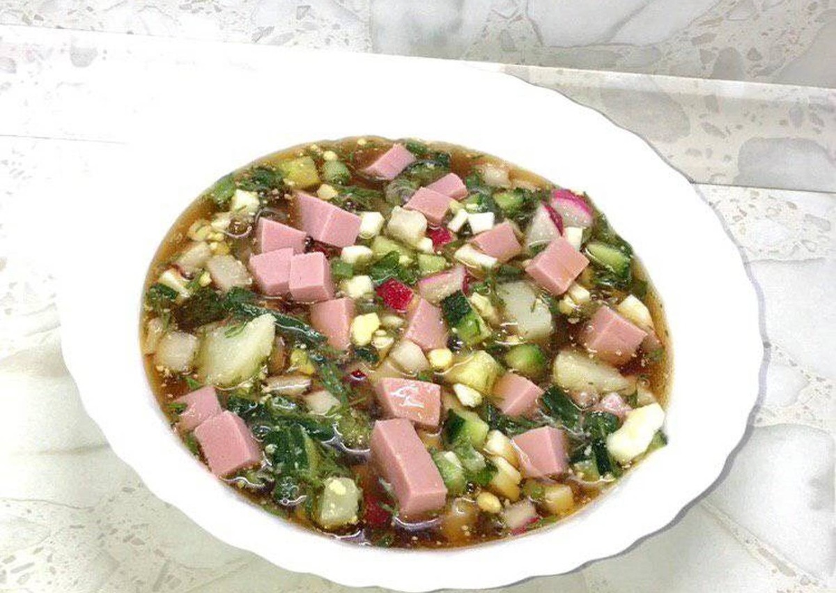 Окрошка на квасе с колбасой