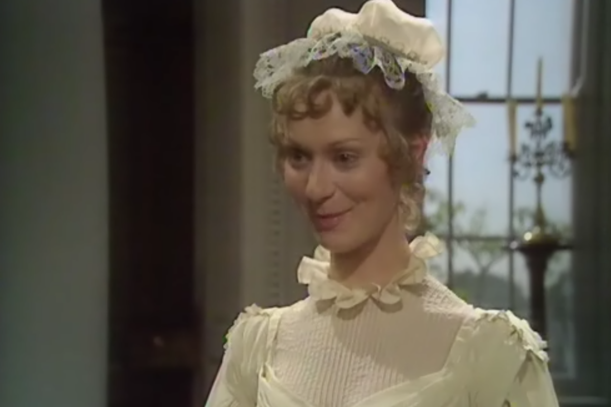 Вот и главная героиня - собрала фото в разных нарядах