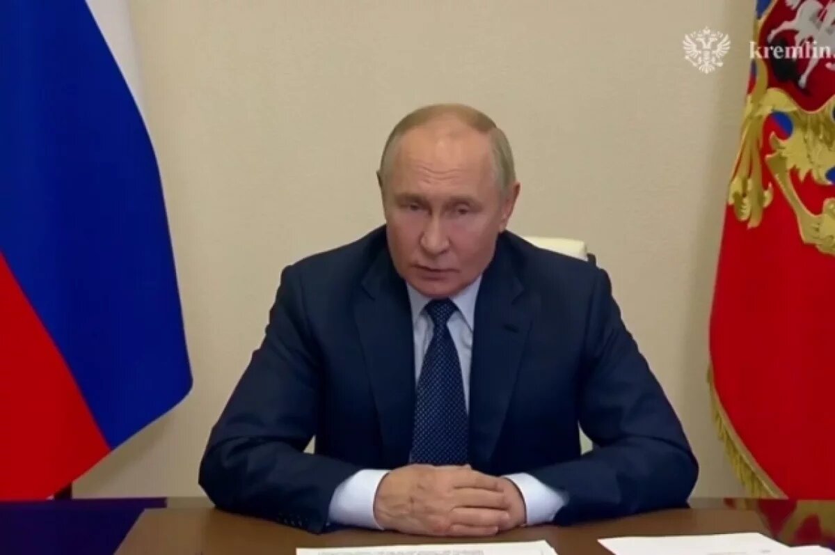    Путин задал вопрос главе Нижегородской области Никитину о «костюмчике»