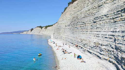 На пляж Сосновка в Геленджике, маршрут к морю через лес, за бортом +28, 06 октября 2024