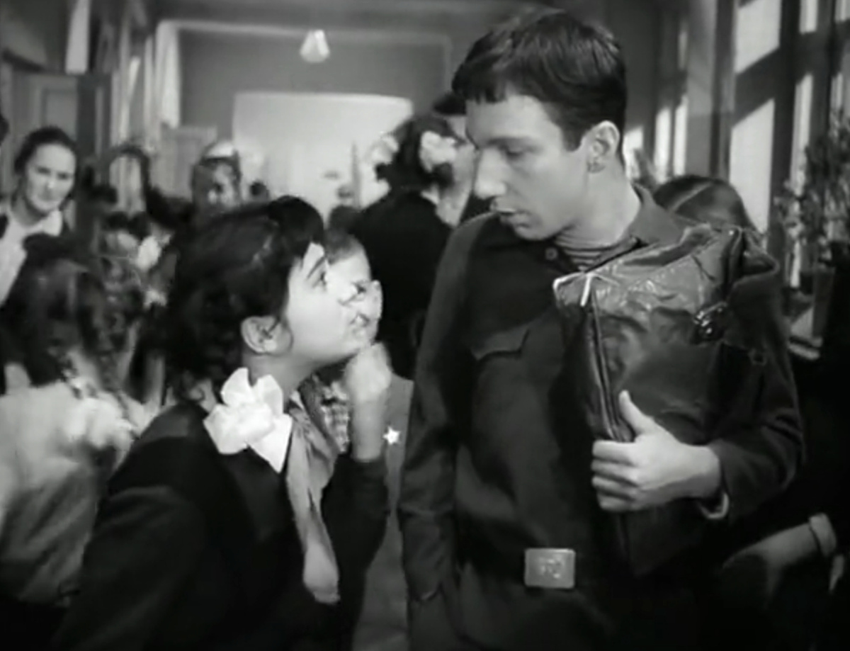 Кадр из кинофильма "Друг мой, Колька!..", 1961 г., режиссеры Александр Митта, Алексей Салтыков, сценаристы Сергей Ермолинский, Александр Хмелик, композитор Лев Шварц (скриншот) 