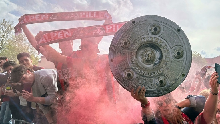    Фанаты «Байера» празднуют чемпионство. Global Look Press