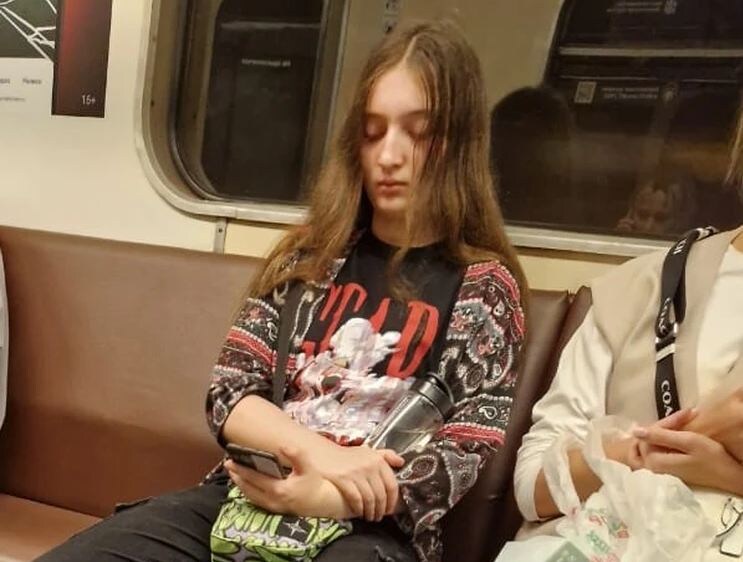Похожая на Ану девушка/Фото опубликовано в тг-канале отцом Анны Цомартовой