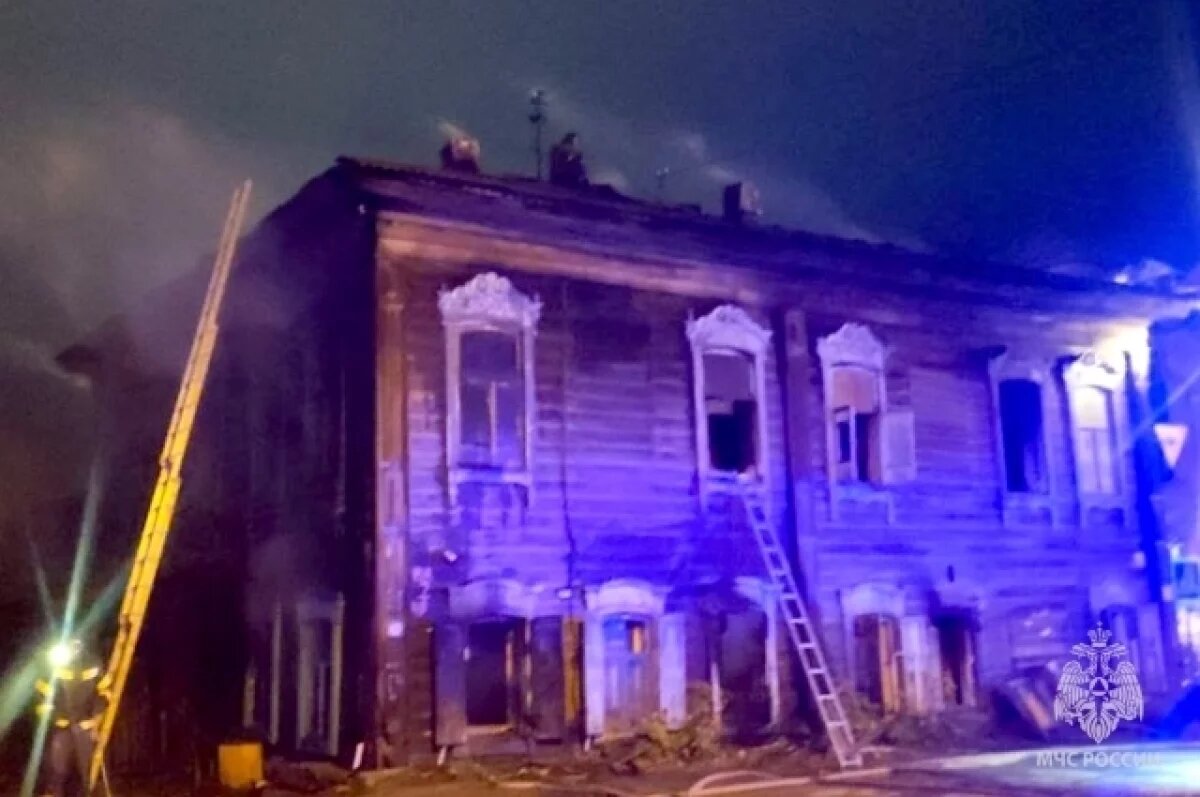    В Томске горел расселенный деревянный дом-памятник на Шишкова