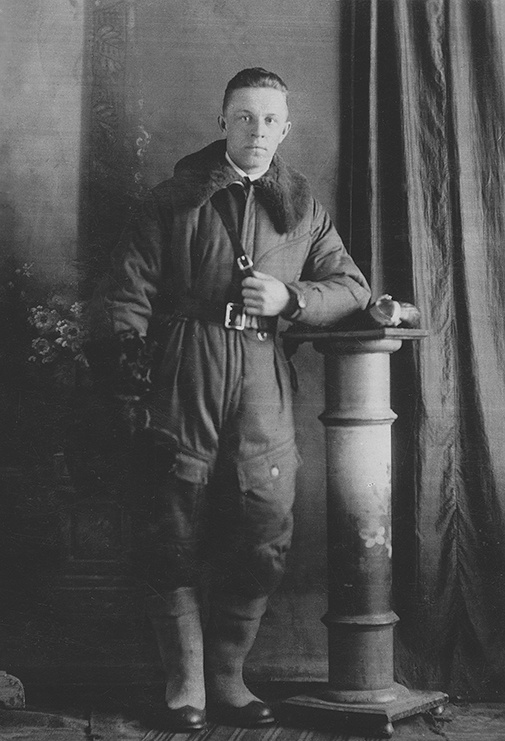 Летчик Иван Кириллович Кедун. Кон. 1930-х гг.