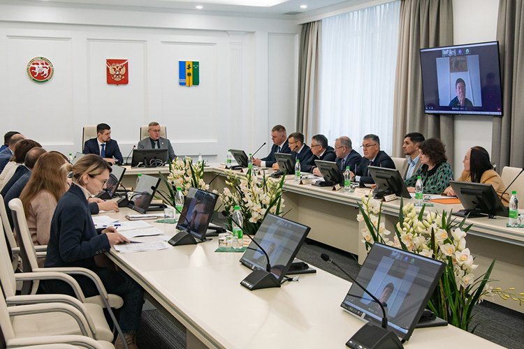    В Нижнекамске прошло заседание штаба по контролю за исполнением инвестпрограмм регулируемых организаций.   
Фото: Олег Спиридонов