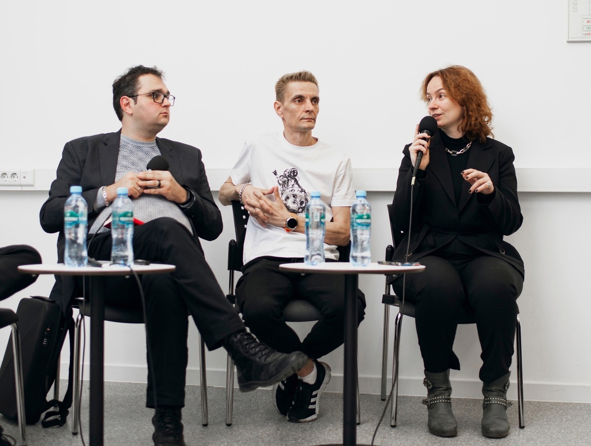 Основатель "Genome" Виктор Демин (в центре)