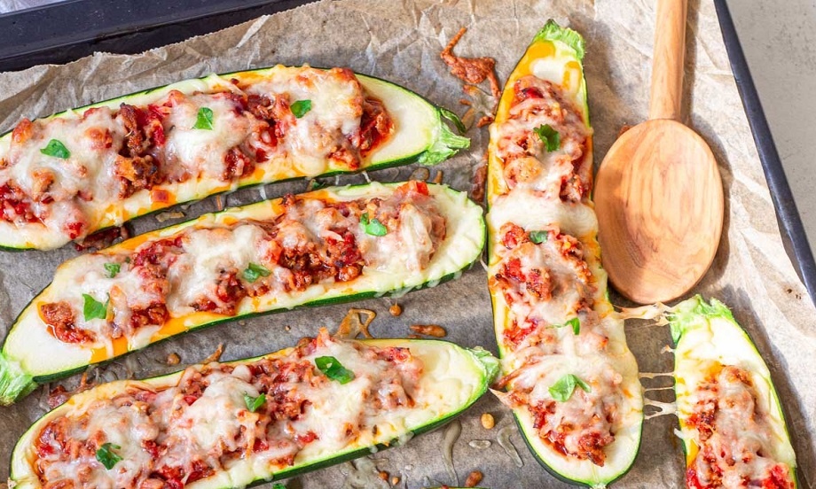 Кабачки-лодочки со свино-говяжим фаршем