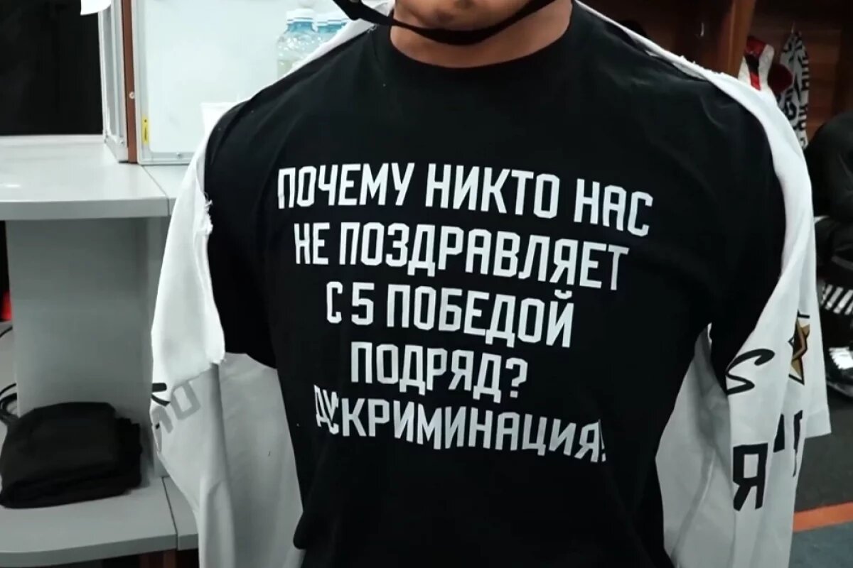    В «Тракторе» подшутили над тренером СКА после очередной победы в матче КХЛ