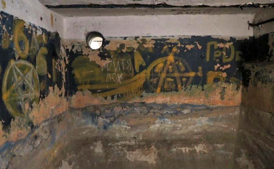 Анархия в катакомбах (фото: Фонтанка.ру)