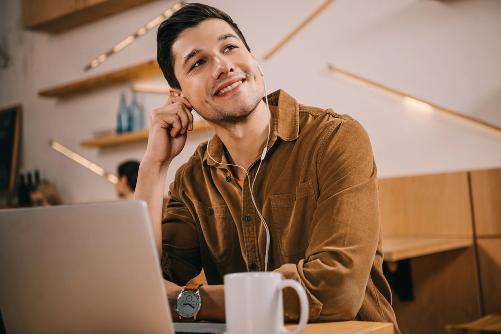 Как цифровые кочевники в Испании могут применить закон Бекхэма.