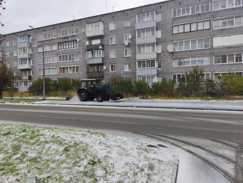    Снегоуборочная техника вышла на расчистку дорог в КемиКемский район