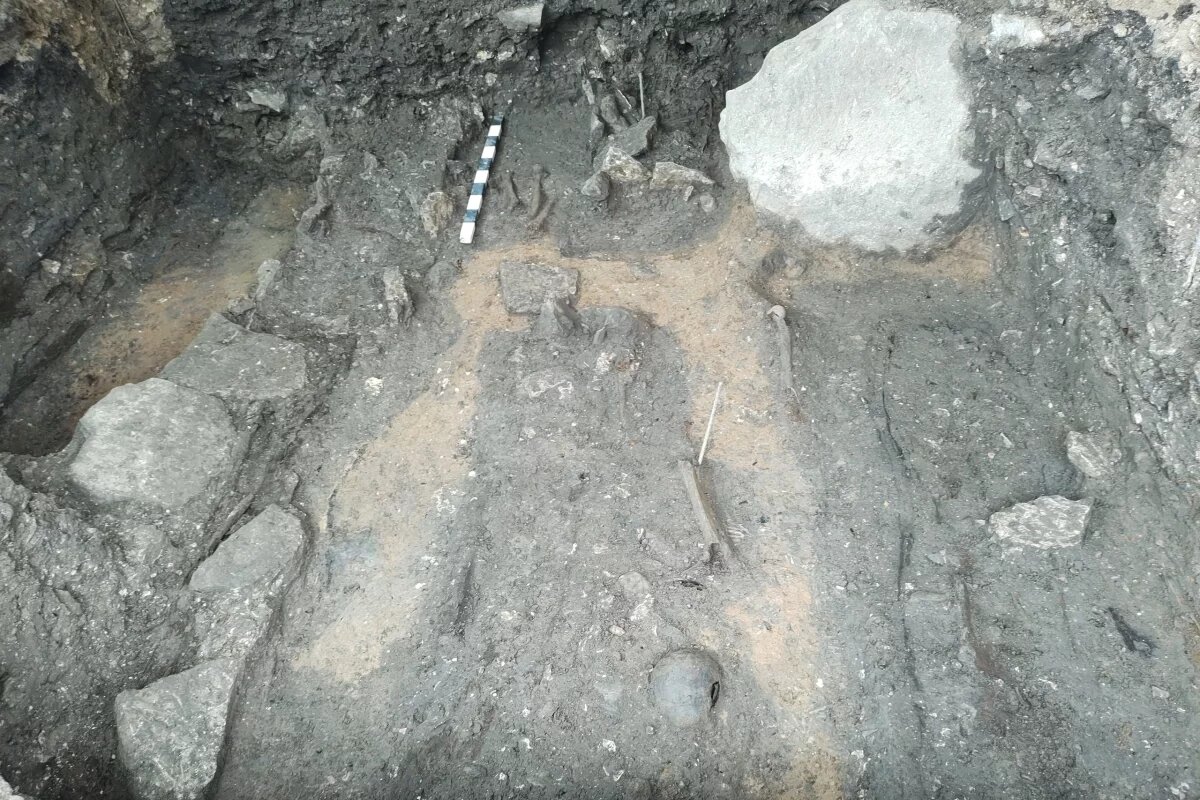    Археологи обнаружили в Пскове следы редкого погребального обряда