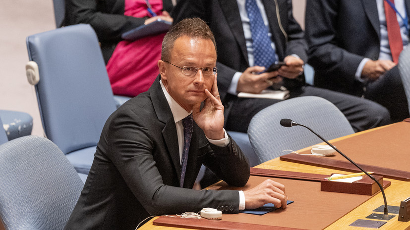   globallookpress.com Lev Radin/Keystone Press Agency