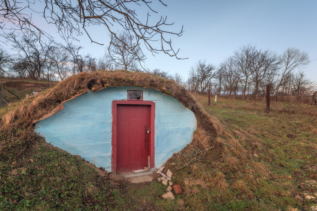    Железобетонный погреб можно построить методом опускного колодца