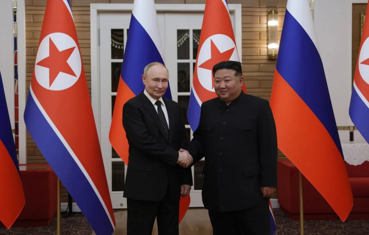    Президент России Владимир Путин и председатель Госсовета КНДР Ким Чен Ын. © kremlin.ru