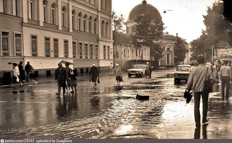 Большая Ордынка после дождя, 1993 г. АВтор Александр Драло.