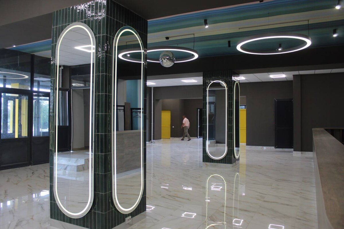  📷    В Домбаровском продолжается капремонт Дома культуры и стадиона «Дорожник» Марина Шарт