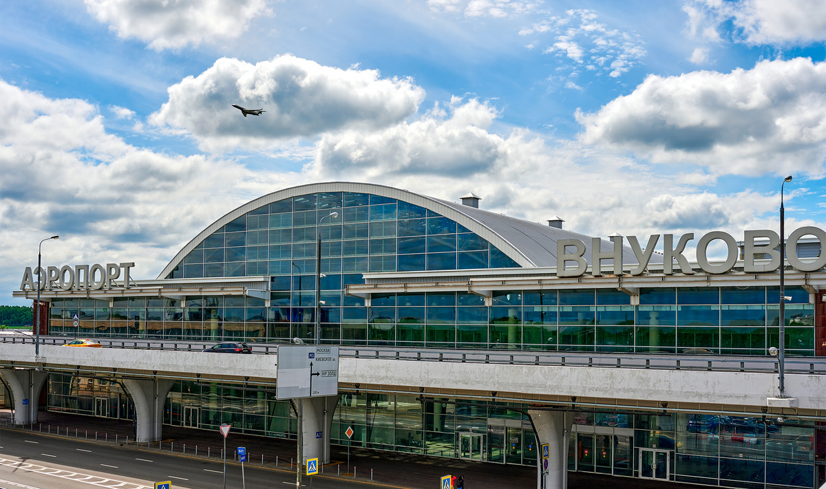 В Петербург можно добраться на самолёте из Москвы и других городов России.Фото: SSV.Photo / Shutterstock.com